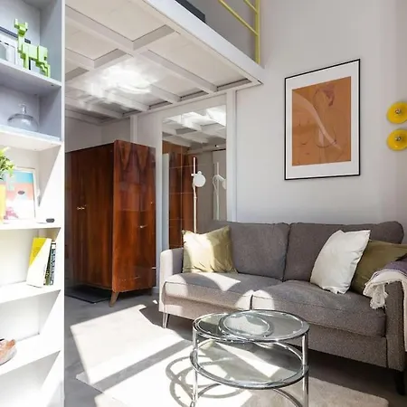 Artsy Design Loft - Hip District Uptown Apartment