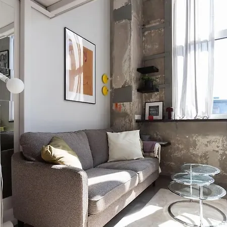 Artsy Design Loft - Hip District Uptown Apartment *