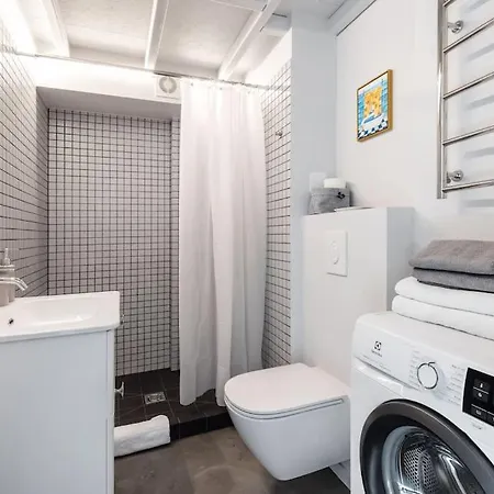 Artsy Design Loft - Hip District Uptown *