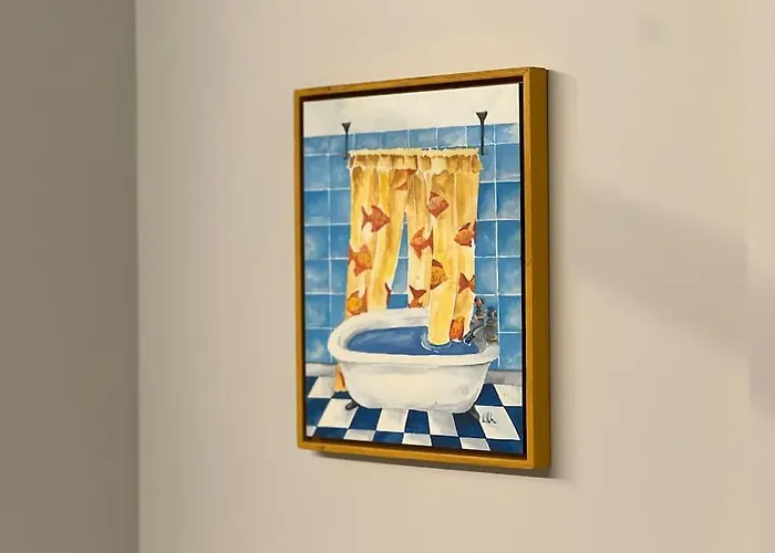 Artsy Design Loft - Hip District Uptown *