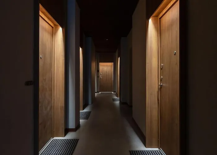 Artsy Design Loft - Hip District Uptown