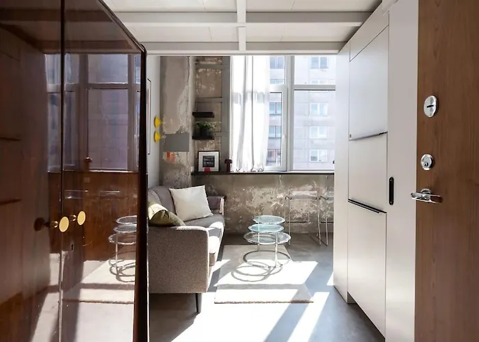 Artsy Design Loft - Hip District Uptown * ヴィリニュス