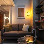 Artsy Design Loft - Hip District Uptown ヴィリニュス