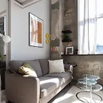 Artsy Design Loft - Hip District Uptown アパート *