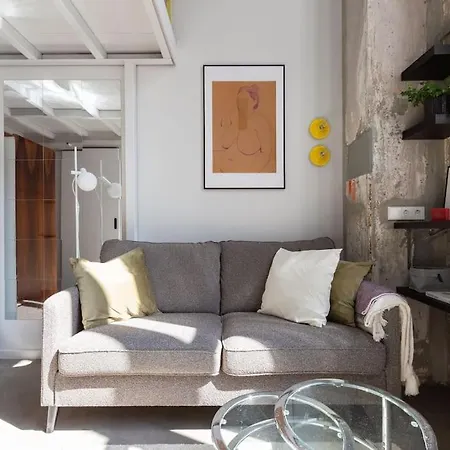 Artsy Design Loft - Hip District Uptown *