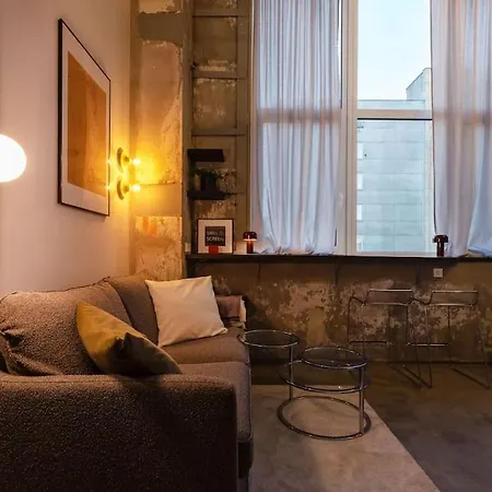 Artsy Design Loft - Hip District Uptown Appartement *