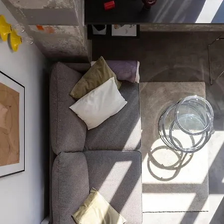 Artsy Design Loft - Hip District Uptown *