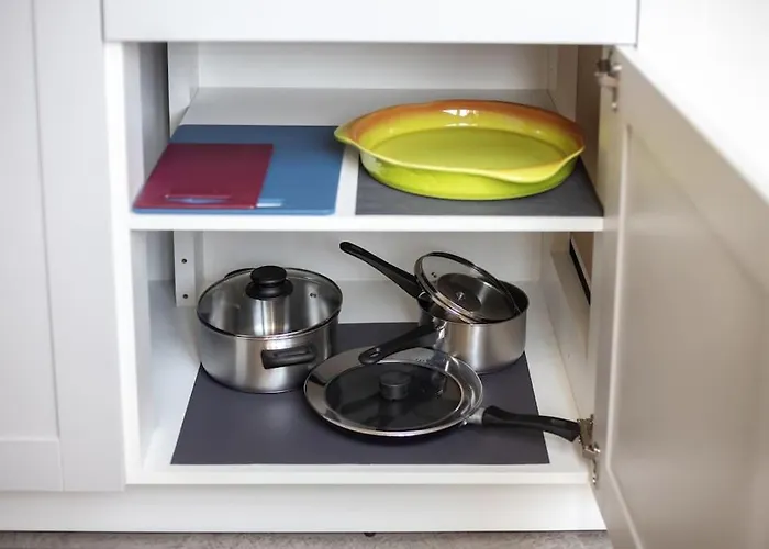 Butas Artsy Design Loft - Hip District Uptown *