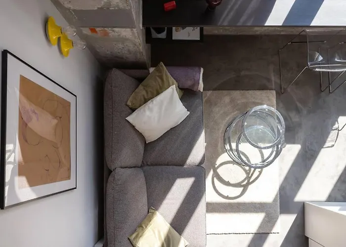 Artsy Design Loft - Hip District Uptown *