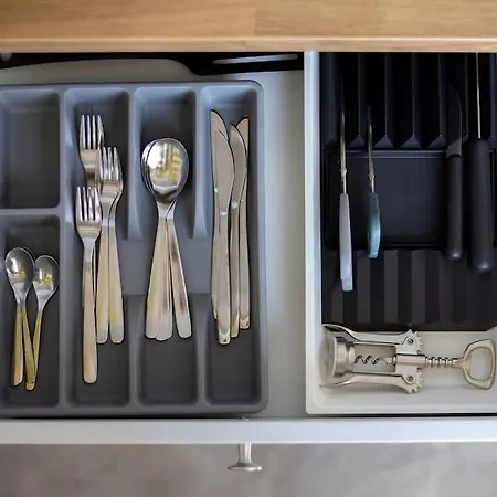 Artsy Design Loft - Hip District Uptown *