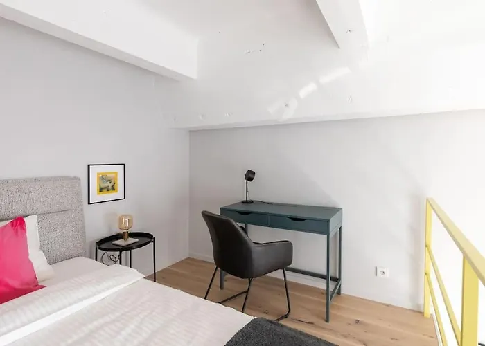 Apartment Artsy Design Loft - Hip District Uptown *