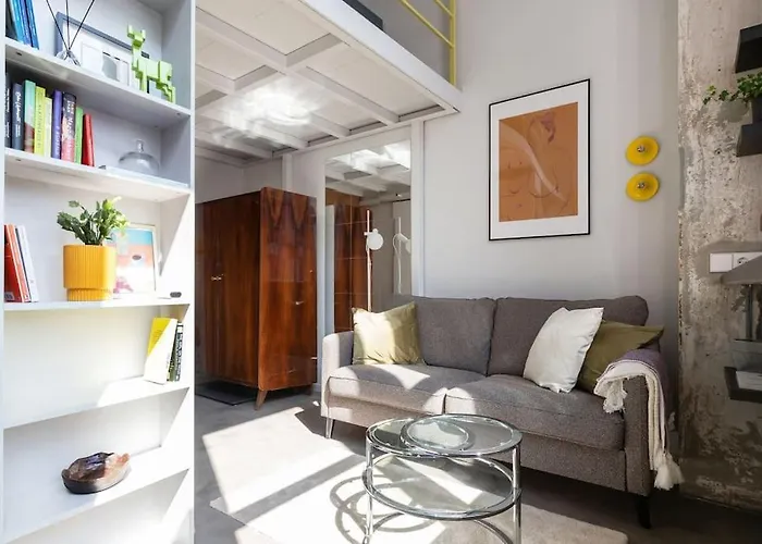 Artsy Design Loft - Hip District Uptown Apartment